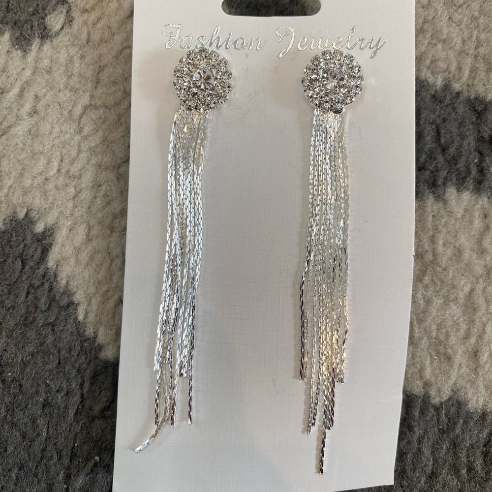 NWT Silvery color Crystal Earrings with Chain Fringe tassels